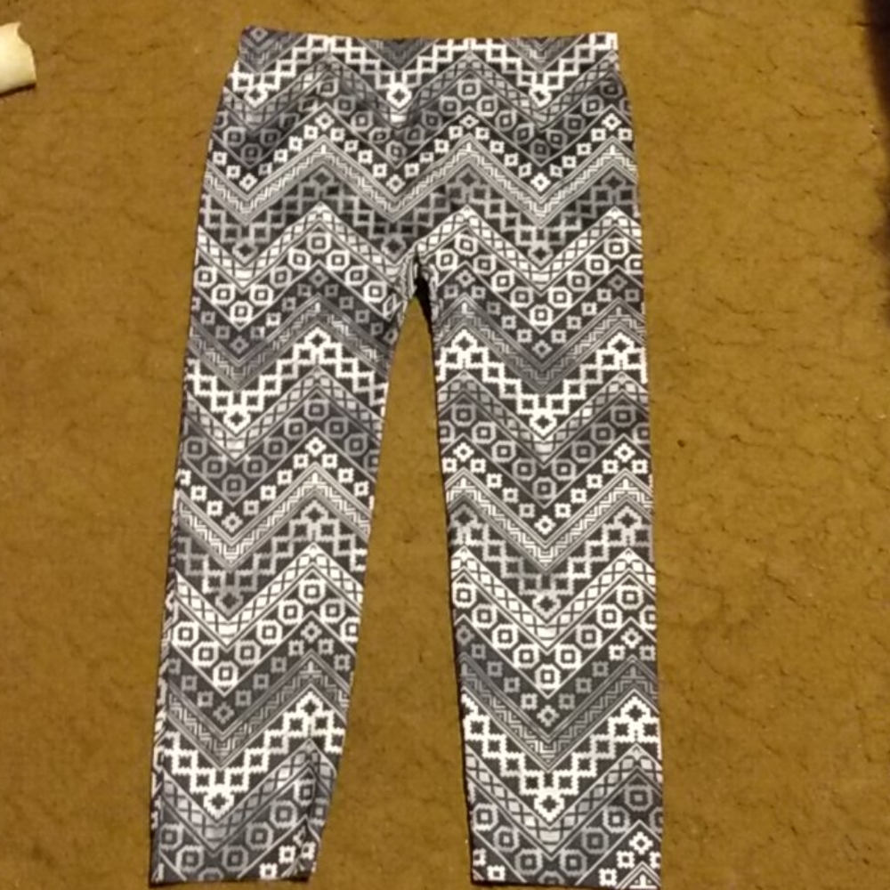 Size large 11/13 band no boundaries